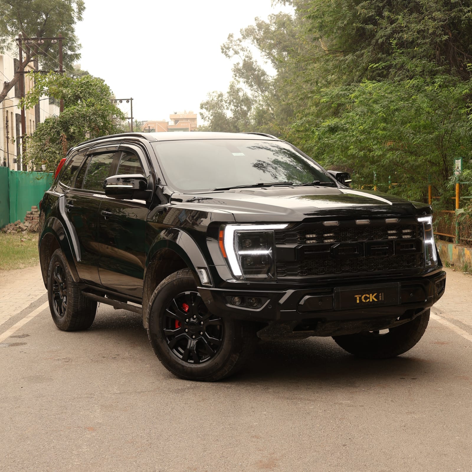 Used FORD ENDEAVOUR 4*4 AT 2021 black - photo 1