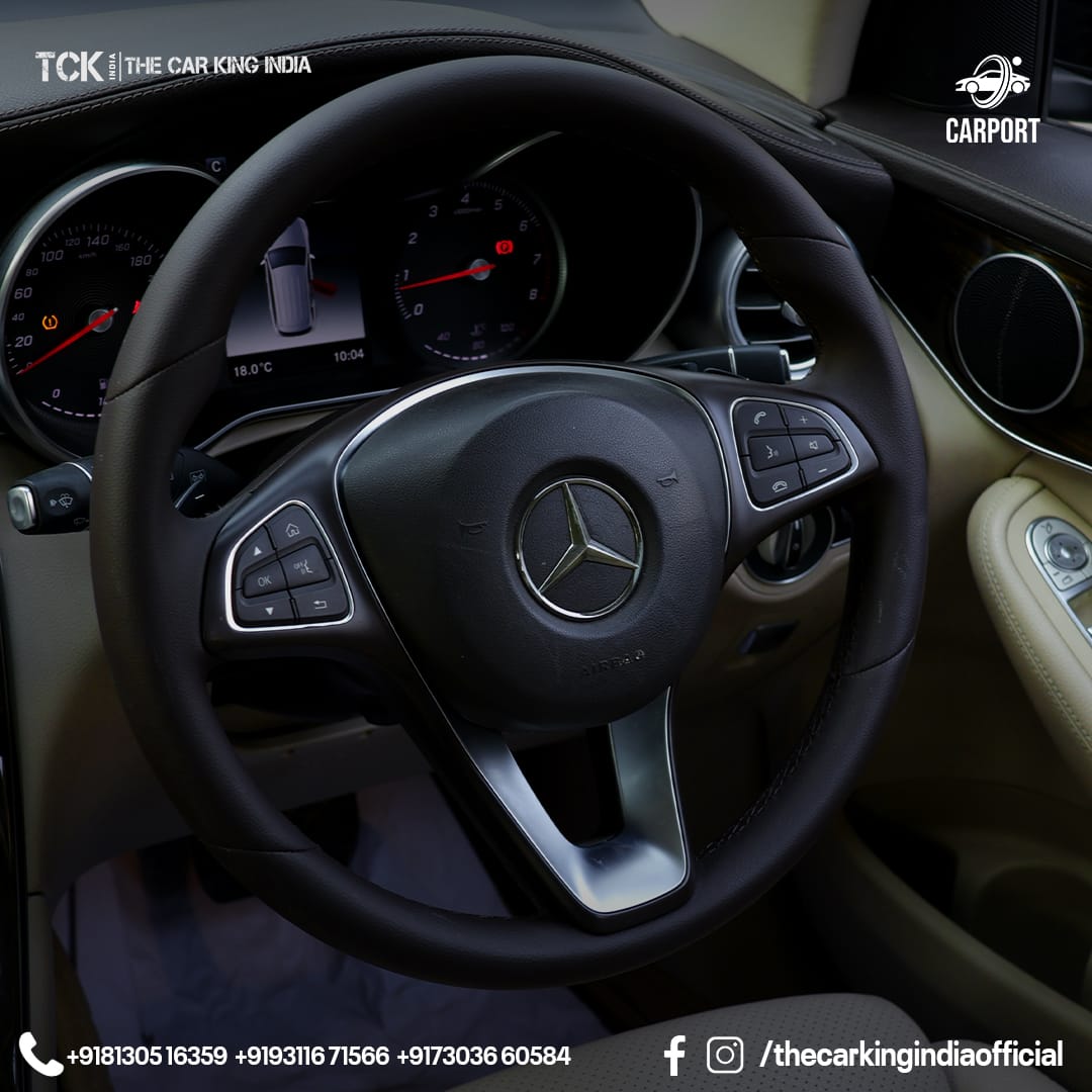 Used MERCEDES BENZ GLC 300 2018 black - photo 4