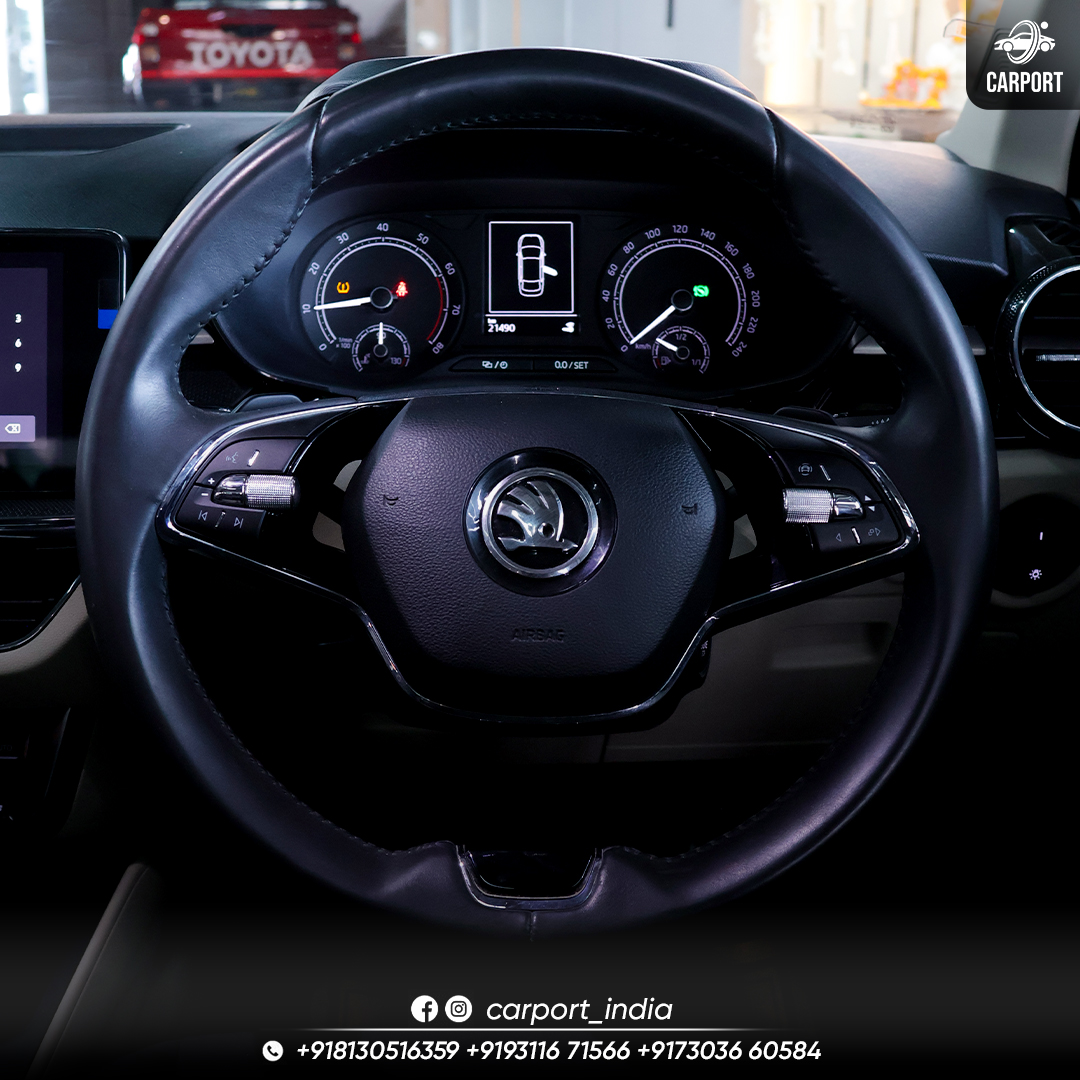 Used 2025 SKODA SLAVIA SPORTLINE TSI AT white - photo 3