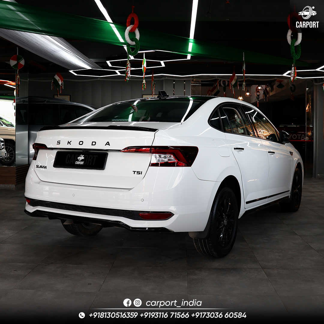 Used 2025 SKODA SLAVIA SPORTLINE TSI AT white - photo 9