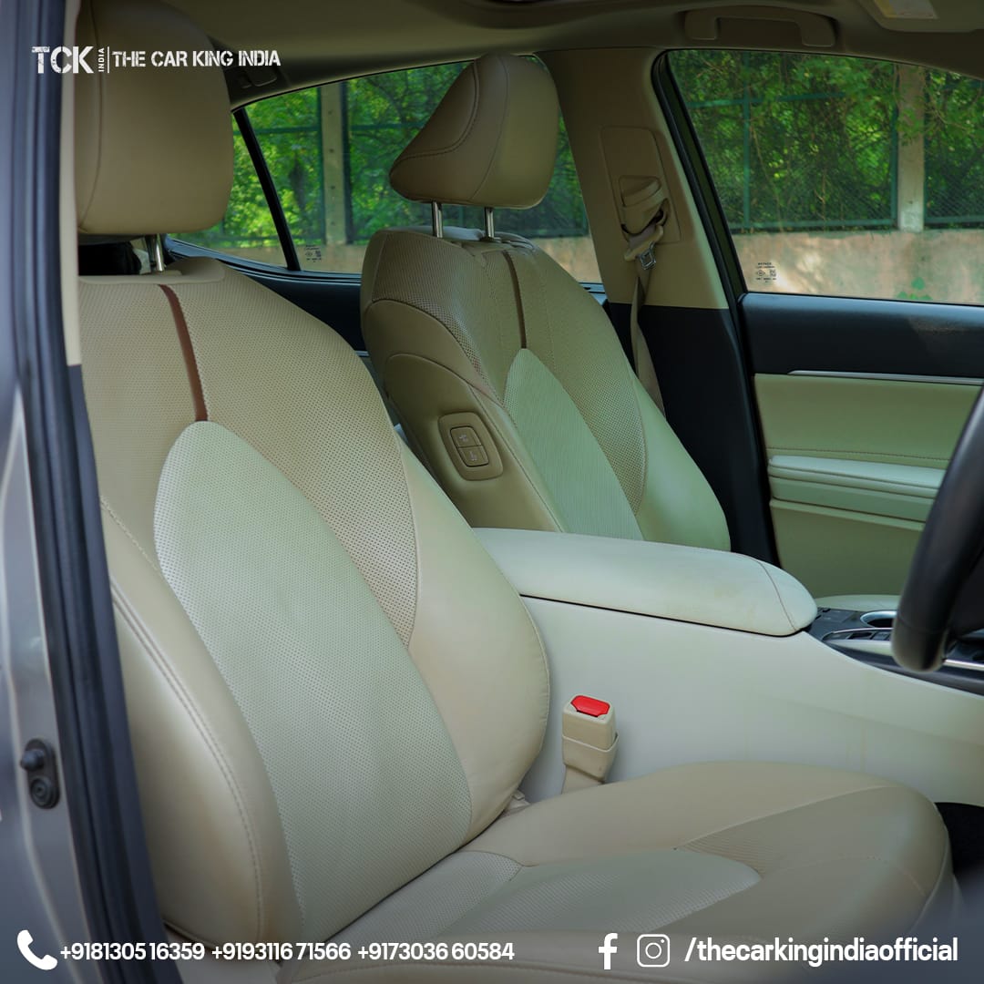 Used TOYOTA CAMRY HYBRID 2022 silver - photo 7