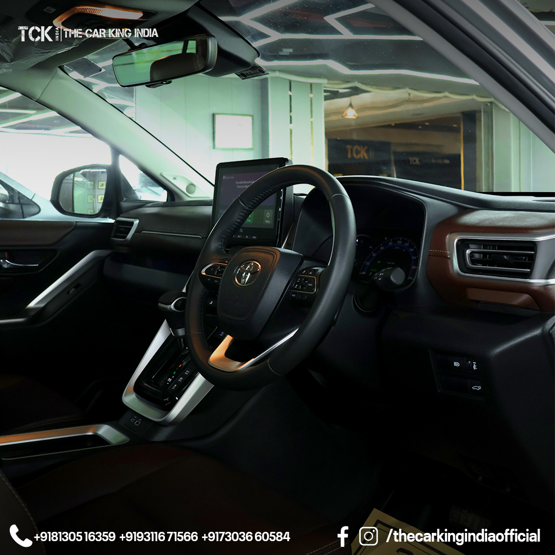Used TOYOTA INNOVA HYCROSS ZX (7S) 2025 silver - photo 4